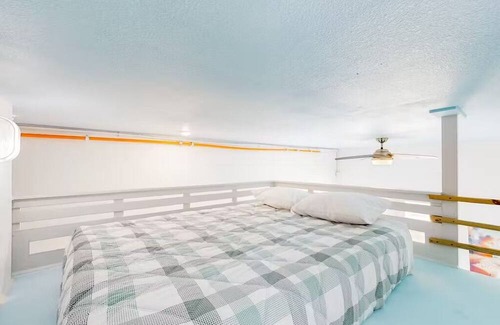 Port Bolivar Cabin | Cozy cabin with 1 bedroom and WiFi, AC in charming Bolivar Peninsula
