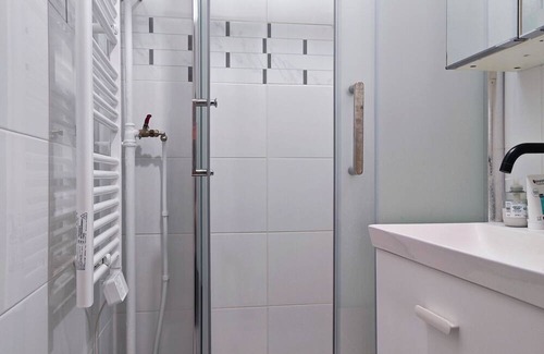 Carrieres-sous-Poissy Apartment | T2 apartment near the Seine, train station 4 minutes, town center 8 minutes