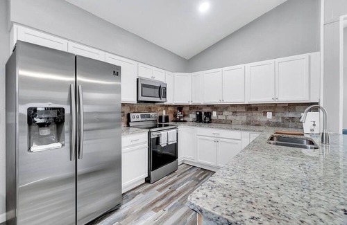 Leon Valley House | Spacious 5 BR Haven | Minutes from Sea World | San Antonio