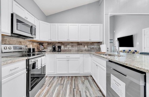 Leon Valley House | Spacious 5 BR Haven | Minutes from Sea World | San Antonio