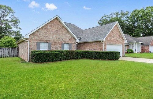 Gulf Hills House | Southern Comfort - close to the beach & downtown Ocean Springs! Dogs welcome!