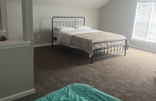 Smyrna House | Cozy 4-bedroom house in wonderful Smyrna with WiFi, AC