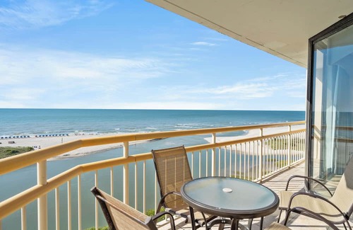 Briarcliffe Acres Condo | 3-bedroom Oceanfront Condo in N Myrtle Beach-close to golf, dining and shopping