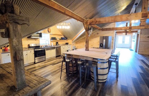 Corbin Condo | Coyote Moon Ranch 4-bed condo barn dominium style borders Forest & Laurel Lake