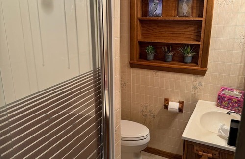 Edinboro House | Lolly's Lookout a Spacious 5-bedroom house in Edinboro, PA