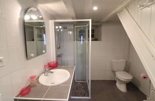 Le Rouget-Pers Cottage | Gite Le Rouget-Pers-Pers, 3 bedrooms, 8 persons