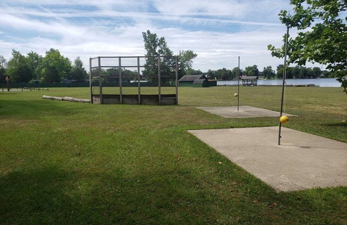 Columbia City RV Rental | Tranquil campground with WiFi in Columbia City