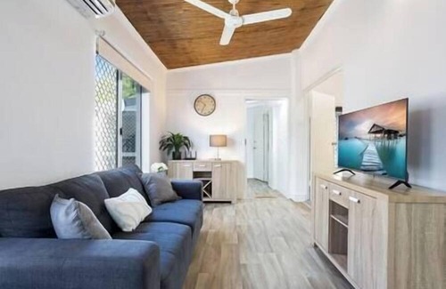 Machans Beach House | Seaside Serenity: Modern Cottage with Spa