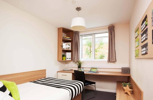 Tottenham Hale Apartment | Modern Ensuite Student Accommodation: Comfort and Convenience at Your Doorstep!