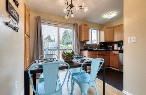 Highline Apartment | Cascade Vue 32 BY Betterstay: 2BR | SeaTac | Southcenter