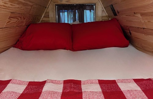 Marshall Cabin | Buffalo River A Frame Cabin - Canoe included