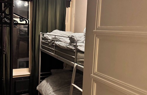 Binnenstad House | In the Heart of the Center, Opposite Dam Square