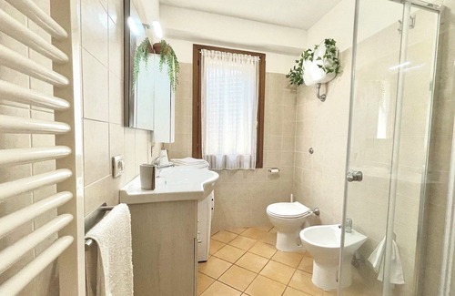 Olmedo House | Holiday Home 'Clhome la casa Nel Verde A Olmedo' with Private Garden and Air Conditioning