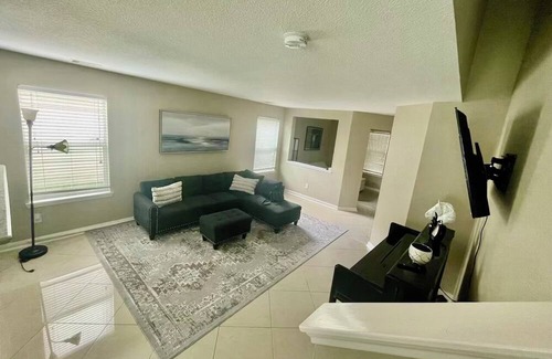Southeast Houston House | Near Stadium! Comfort + Location, game room & pet friendly