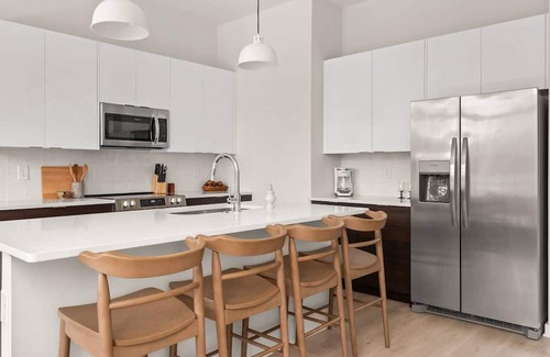 Talbot's Corner Condo | Lischey ONE ~ 4 Unit Buy-Out ~ Minutes to Downtown ~ Walk to Coffee Shop ~ 24 Beds ~ Free Parking