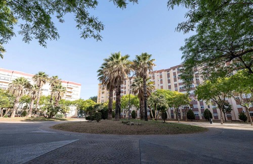 San Fernando Apartment | City House - Three Bedroom Apartment, Sleeps 4