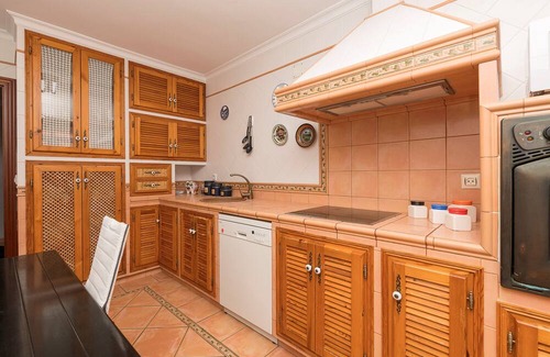 San Fernando Apartment | City House - Three Bedroom Apartment, Sleeps 4