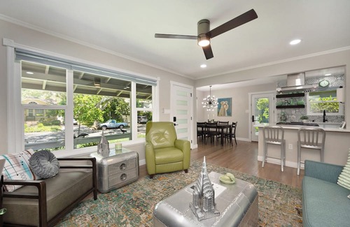 East Sacramento House | Modern Luxury Meets Vintage Charm: Experience Comfort at Our East Sac Retreat