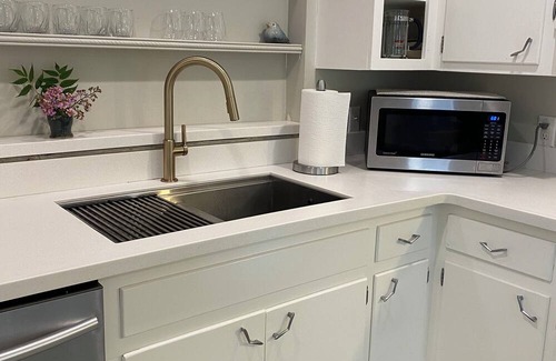 DeLand House | Two Bedroom, One Bath Home in Quiet Neighborhood