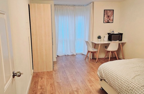 Stone House | Clean cosy& Large Bedroom in Dartford - Close to all amenities & Central London