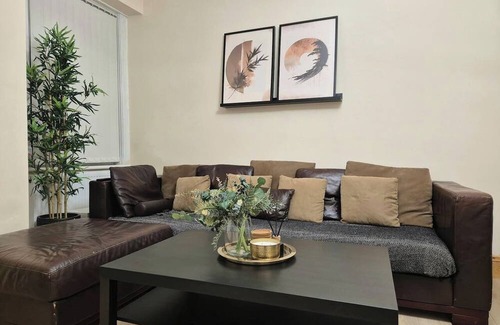 Cheetham Hill House | Double Bed Room in Manchester (2)