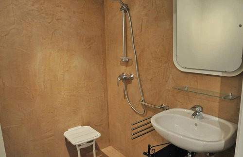 Noiseux House | Rural group home with sauna and garden