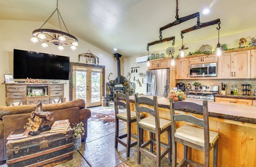 Yosemite Lakes Apartment | ‘Yosemite Rustic Getaway’ ~ 32 Mi to Nat’l Park!