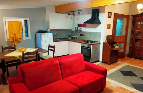 Castellaro House | Peace and calm among the seven hundred olive trees