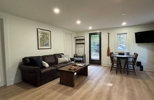 Oakland Cabin | Lakefront home w/Dock & Fire Pit + Pet Friendly