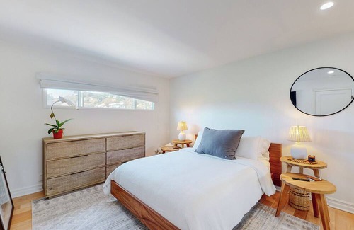 Los Angeles County Condo | 1 Bedroom Carbon Beach Condo near Nobu & the pier