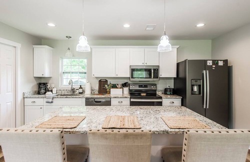 Hendersonville Other | Charming ranch style farmhouse, close to Nashville
