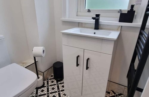Wakefield Apartment | 1-Bed Apartment in Wakefield