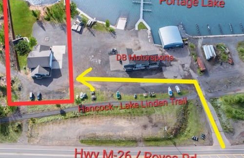 Houghton House | Cabins 3 & 4 - Pontoon boat, snowmobile rentals available next door!