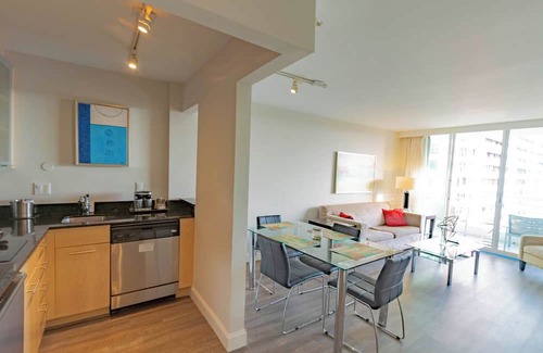 East Fort Lauderdale Apartment | Condohotel overlooking intracoastal- with game room, jetskis-Beach 5 Minute walk