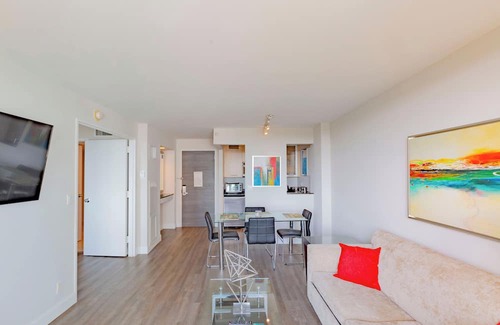 East Fort Lauderdale Apartment | Condohotel overlooking intracoastal- with game room, jetskis-Beach 5 Minute walk