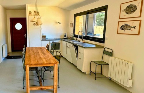 Maubuisson Villa | Charming chalet, 3 bedrooms, between Maubuisson and Carcans plage, shared swimming pool