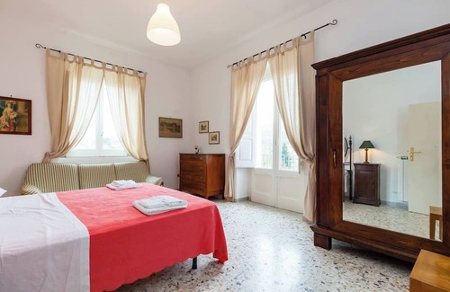 Ceraso Apartment | Flat In The Center Of Ceraso For Up To 8 People