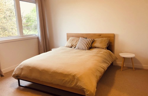 Wellington House | Modern, spacious and new home in Wellington - walking distance to all amenities!