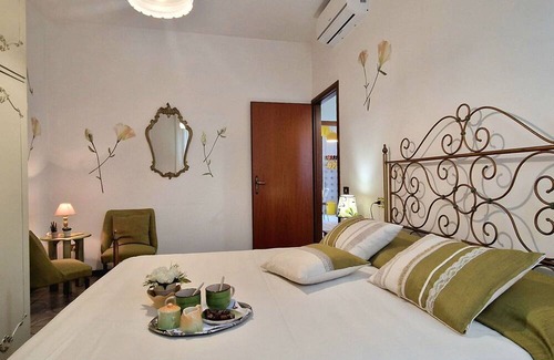 Torre del Lago Puccini House | Garden House with Parking by BelcantoVillas