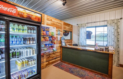 Cassville RV Rental | Luxury Glamping near Roaring River State Park