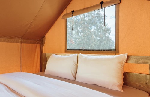 Cassville RV Rental | Luxury Glamping in Nature near the Ozarks