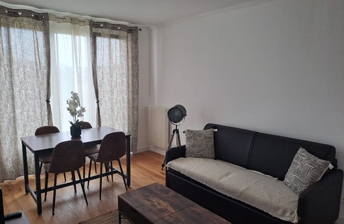 Thiais Apartment | Un Appartement 7 Personnes Agréables et Tranquille, Bien Desservis