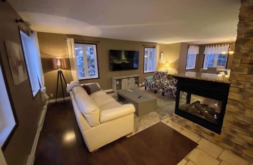 Sainte-Ann-des-Lacs Ski Chalet | Vrbo Property