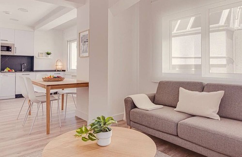 La Coruna Apartment | Main Street Deluxe Apartment