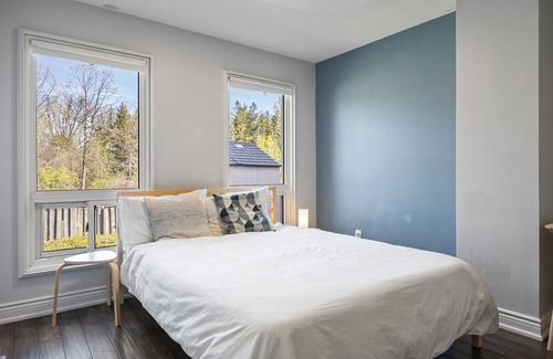 Mount Pleasant House | Spacious and Modern Home w/ BBQ near the Airport!