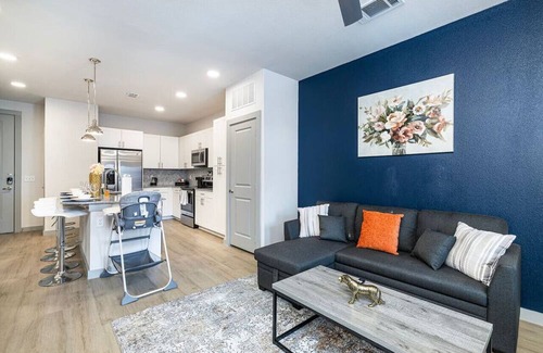 Lewisville Apartment | Modern Lakeside 1BD with Pool, Gym & Office Space