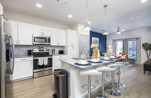Lewisville Apartment | Modern Lakeside 1BD with Pool, Gym & Office Space