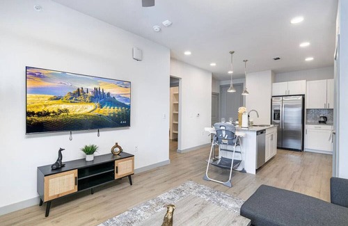 Lewisville Apartment | Modern Lakeside 1BD with Pool, Gym & Office Space