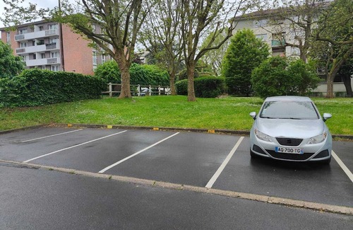 Franconville Apartment | Charmant Appartement Entier 2 Chambres Avec Parking Privé Centre Ville
