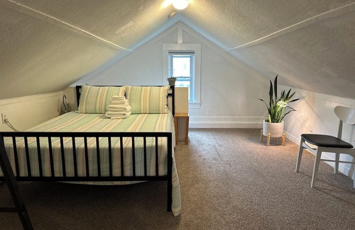 North Kingstown Cottage | Charming Cottage near Wickford Village and Popular RI Beaches!